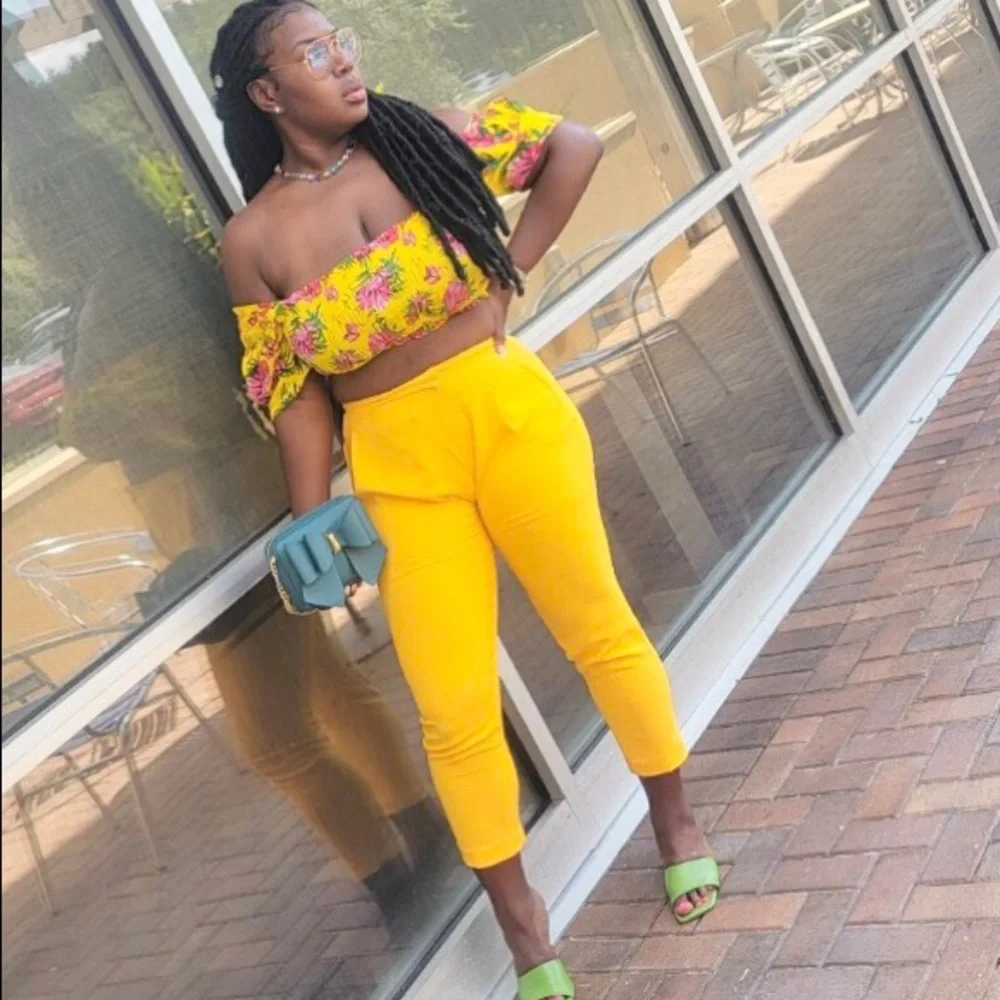 Yellow fitted pants - Picture 4 of 6